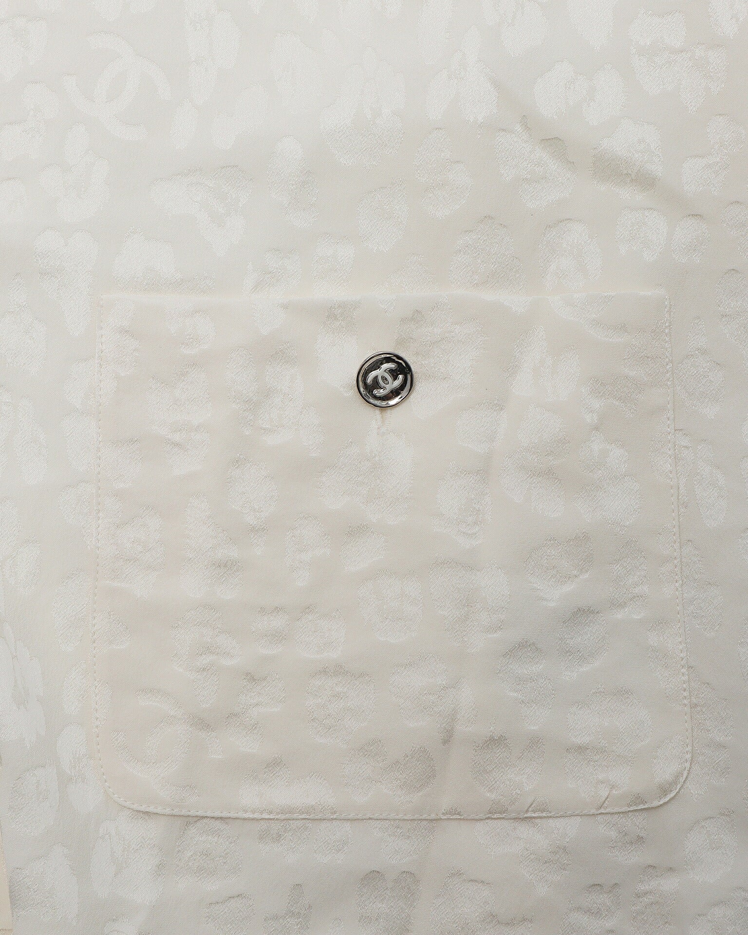 CHANEL Blouse, Long Sleeve, Leopard Ribbon, Silk, Ivory, Gold-Tone Hardware, Pre-Owned - Vintage La Charme