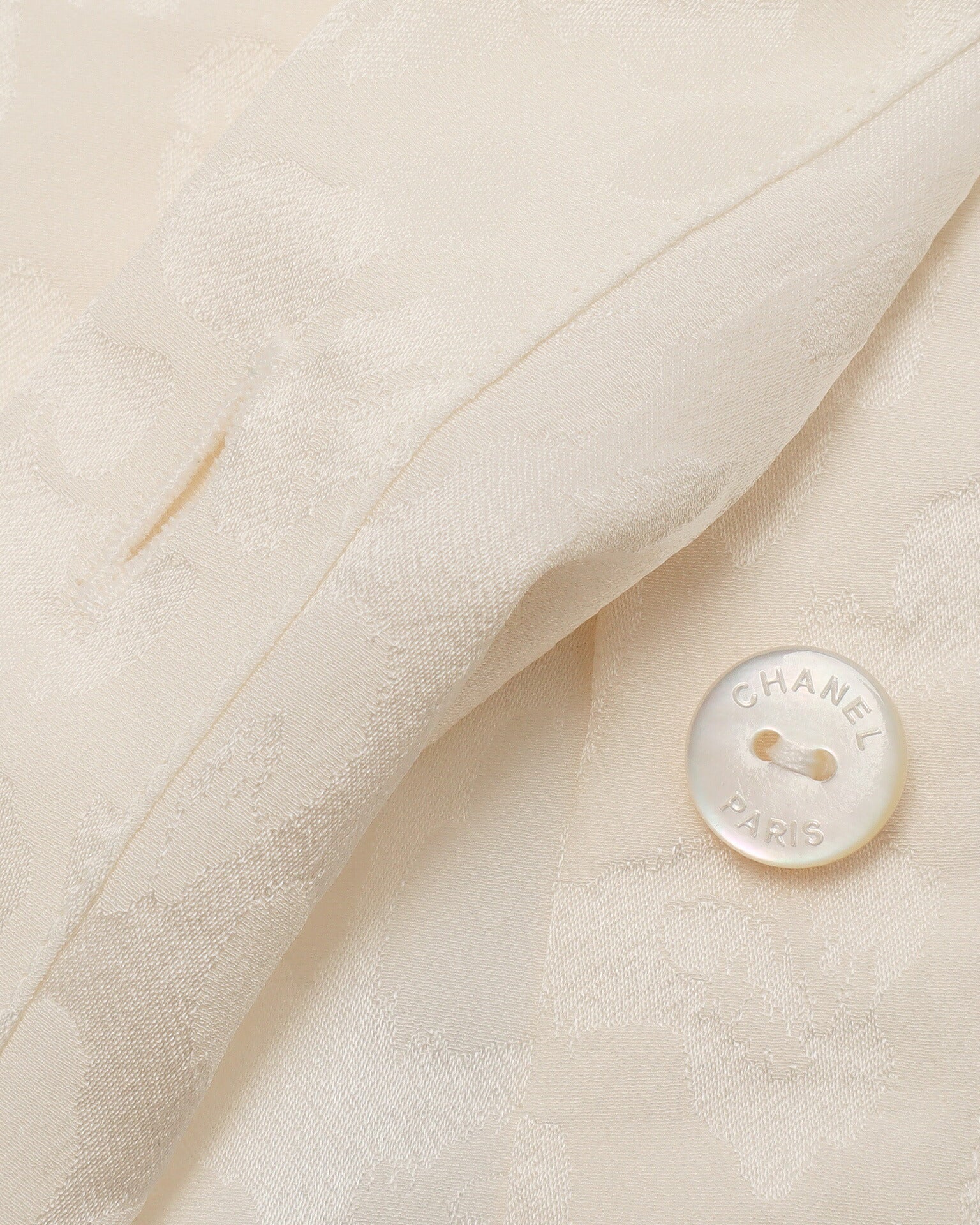 CHANEL Blouse, Long Sleeve, Leopard Ribbon, Silk, Ivory, Gold-Tone Hardware, Pre-Owned - Vintage La Charme