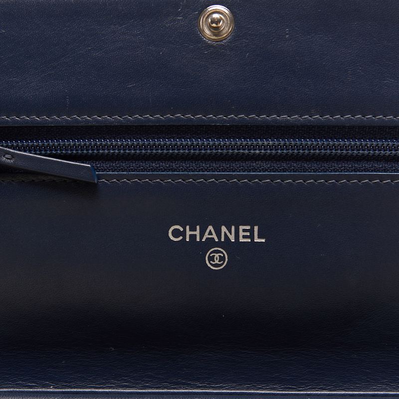 CHANEL Chain Wallet, Coco Mark, Folding, Caviar Skin, Navy, Gold-Tone Hardware, Pre-Owned - Vintage La Charme