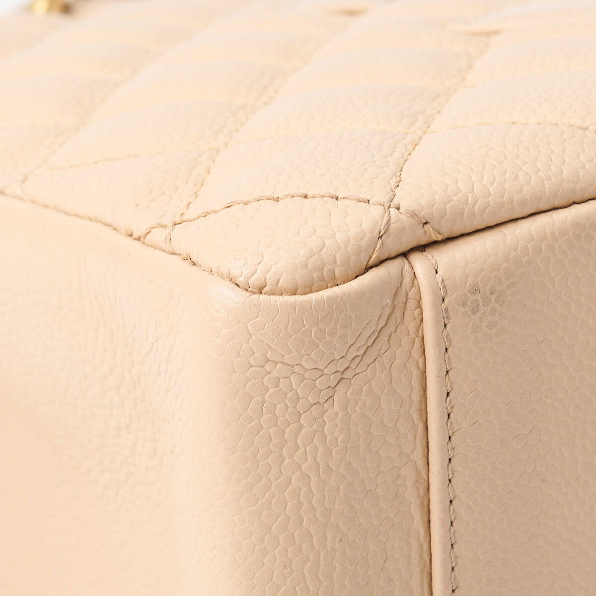 CHANEL Tote Bag Matelasse GST Double Chain Caviar Skin Beige Gold-Tone Hardware Pre-Owned - Vintage La Charme