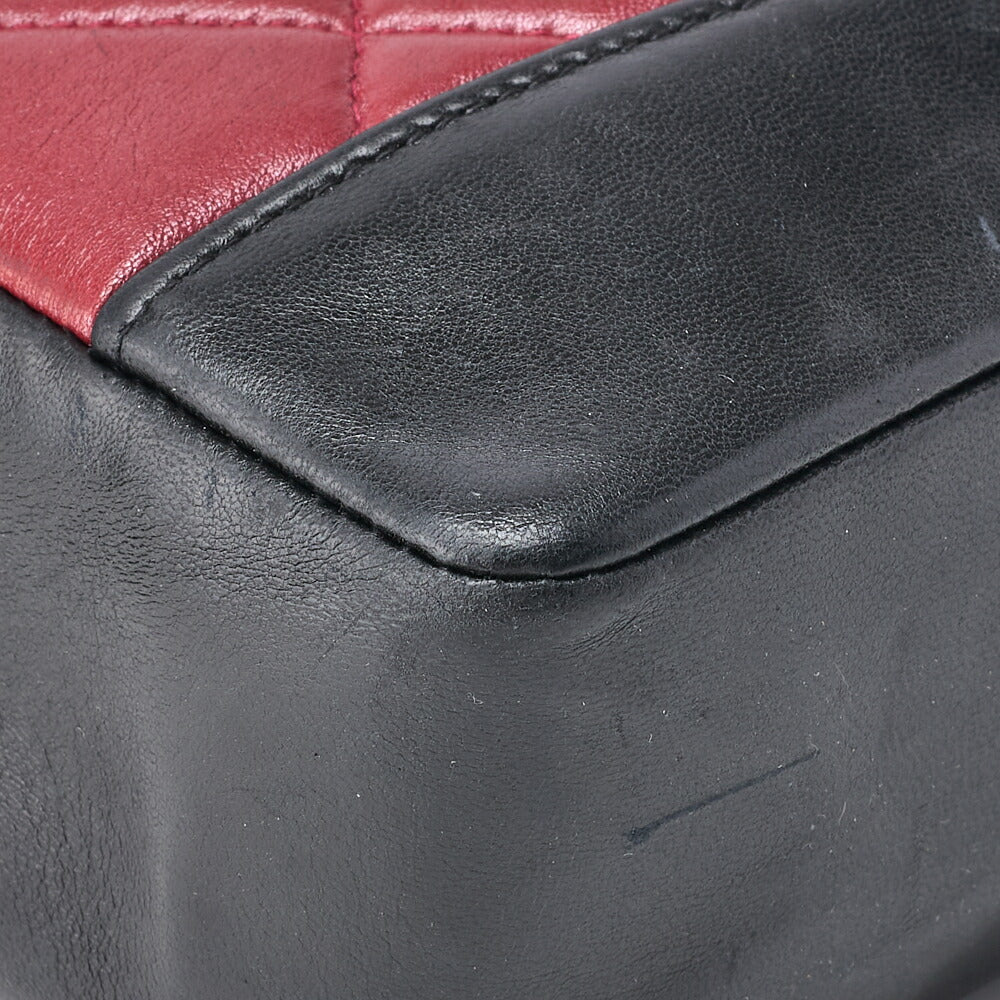 CHANEL Shoulder Bag Matelasse Turn Lock Lambskin Red Gold-Tone Hardware Pre-Owned - Vintage La Charme