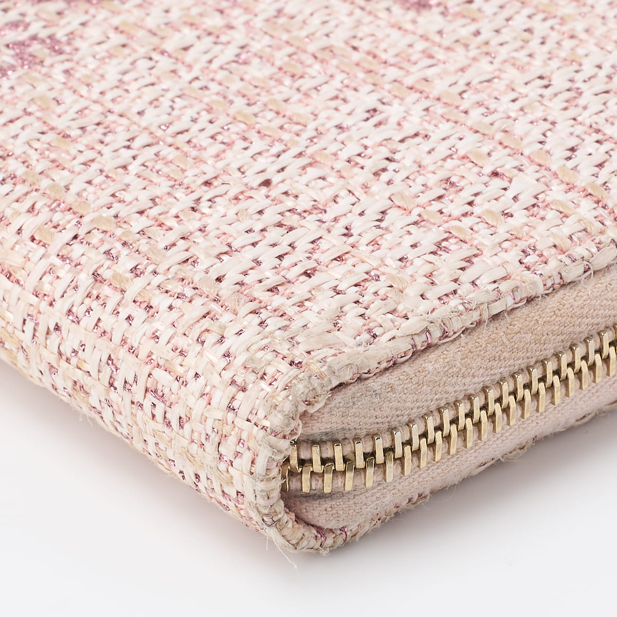 CHANEL Deauville Round Long Wallet Canvas Pink Gold-Tone Hardware Pre-Owned - Vintage La Charme
