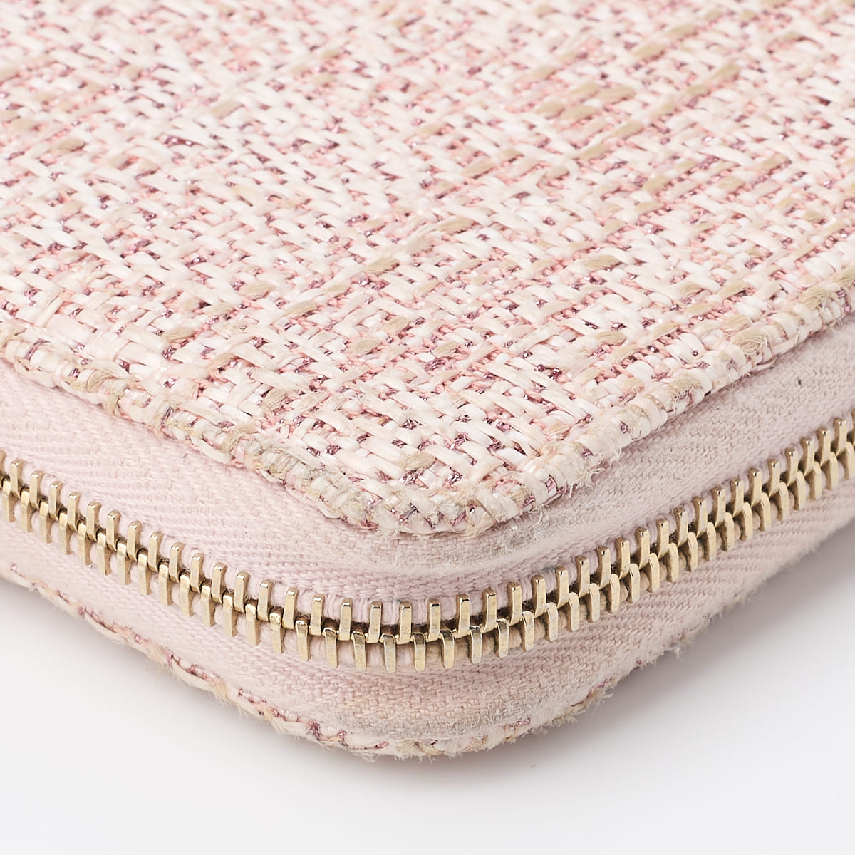 CHANEL Deauville Round Long Wallet Canvas Pink Gold-Tone Hardware Pre-Owned - Vintage La Charme