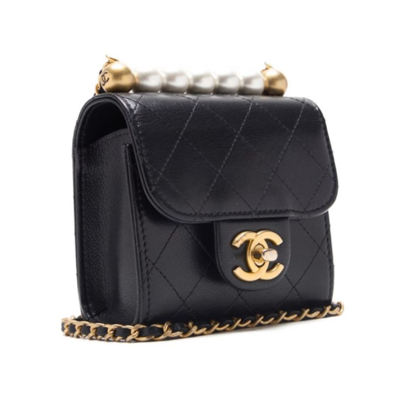 CHANEL Mini Shoulder Bag Matelasse Pearl Chain Lambskin Black Gold-Tone Hardware Pre-Owned - Vintage La Charme