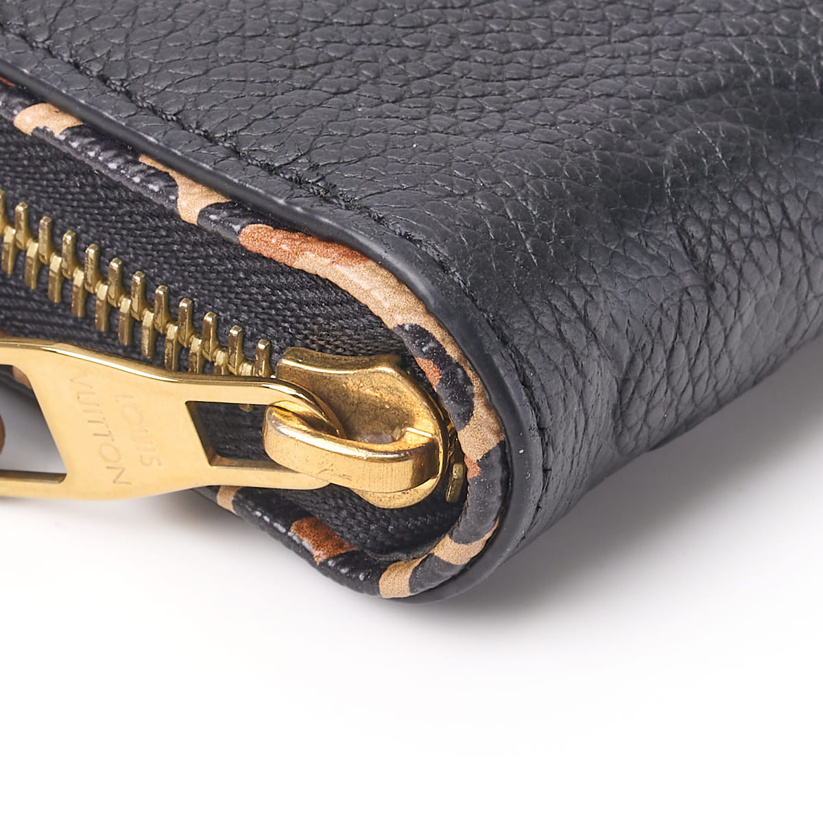 Louis Vuitton Zippy Wallet Wild At Heart Monogram Unplant Noir Black Gold-Tone Hardware Pre-Owned - Vintage La Charme