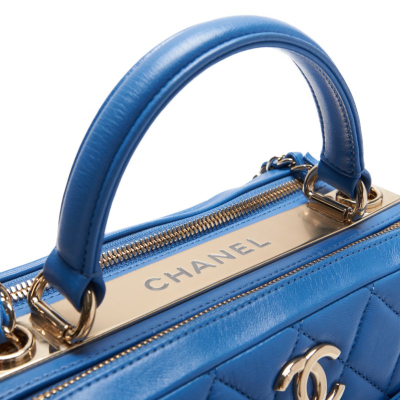 CHANEL Handbag 2WAY Matelasse Lambskin Light Blue Gold-Tone Hardware Pre-Owned - Vintage La Charme