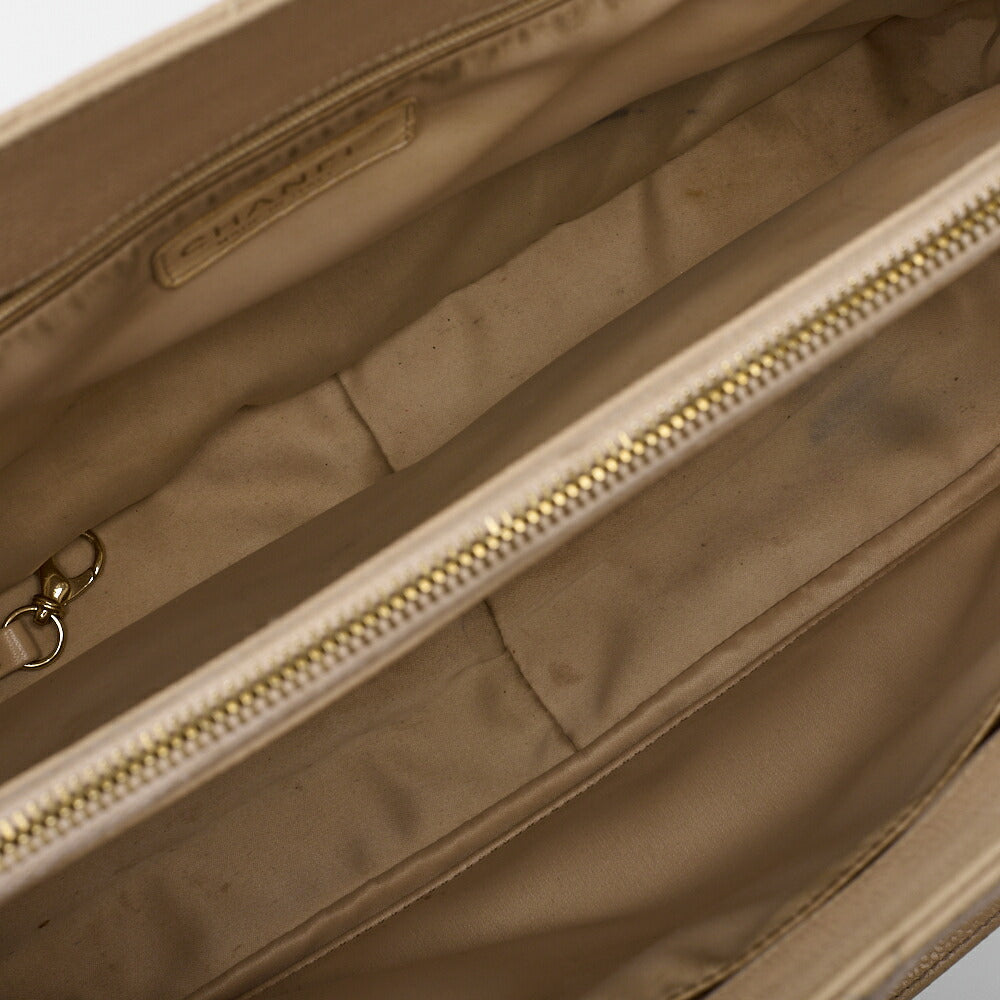CHANEL Shoulder Tote Bag Matelasse Caviar Skin Beige Silver-Tone Hardware Pre-Owned - Vintage La Charme