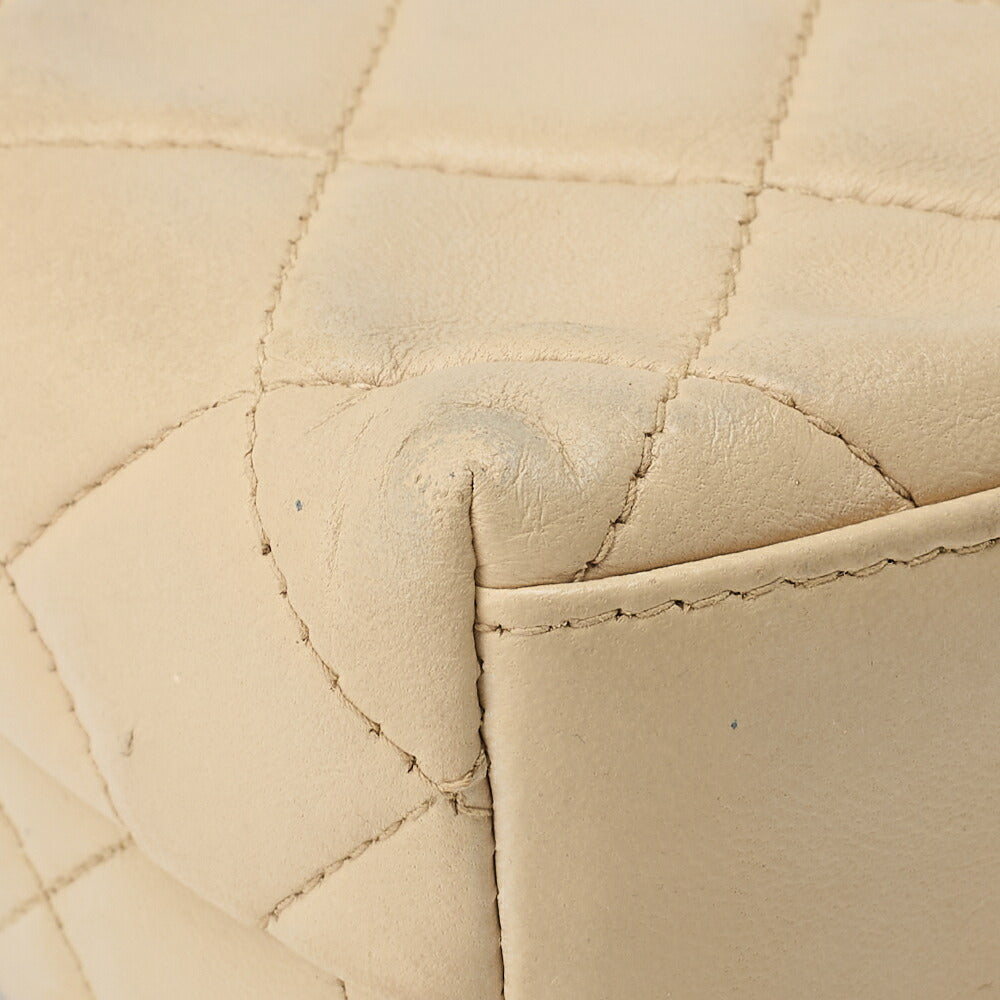 CHANEL Shoulder Bag Tote Bag Matelasse Lambskin Beige Gold-Tone Hardware Pre-Owned - Vintage La Charme