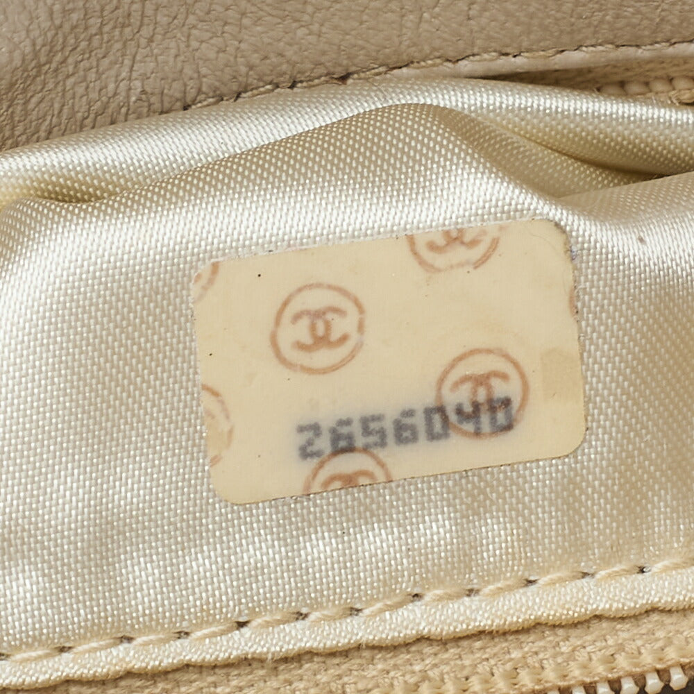 CHANEL Shoulder Bag Tote Bag Matelasse Lambskin Beige Gold-Tone Hardware Pre-Owned - Vintage La Charme