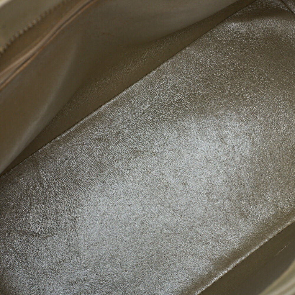 CHANEL Shoulder Bag Tote Bag Matelasse Lambskin White Gold-Tone Hardware Pre-Owned - Vintage La Charme