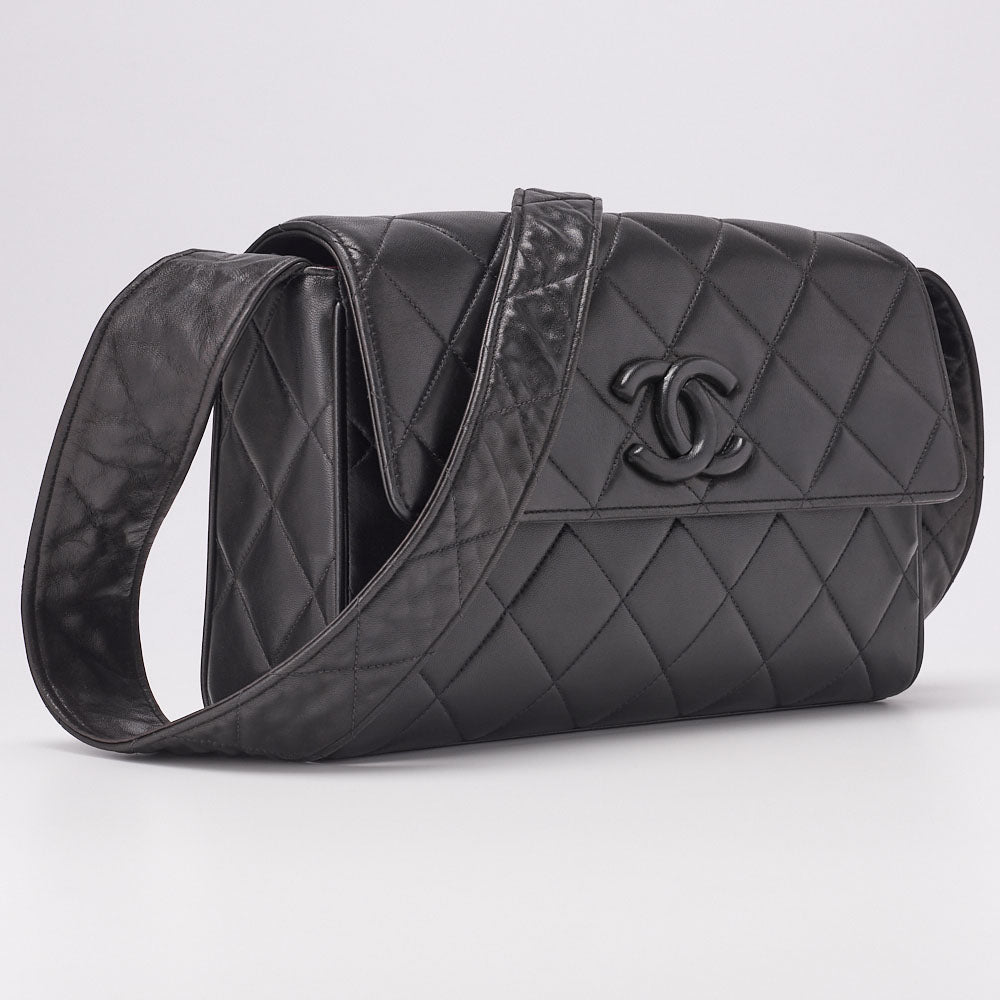 CHANEL Shoulder Bag, Matelasse, Chain Shoulder, Lambskin, Black, Gold-Tone Hardware, Pre-Owned - Vintage La Charme