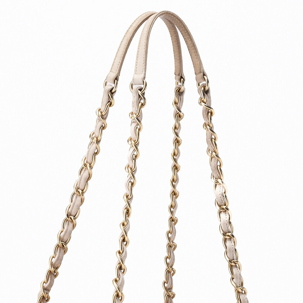 CHANEL Shoulder Bag Matelasse Chain Shoulder Sparkle Leather Ivory Gold-Tone Hardware Pre-Owned - Vintage La Charme
