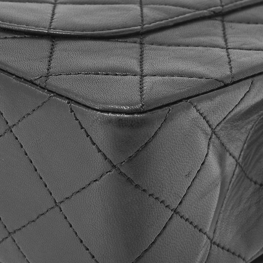 CHANEL Chain Shoulder Bag Matelasse Double Flap Lambskin Black Gold-Tone Hardware Pre-Owned - Vintage La Charme