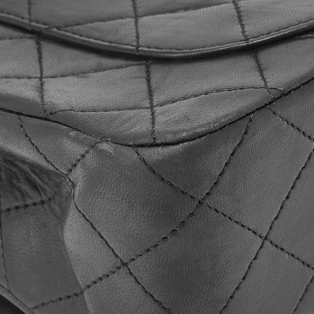 CHANEL Chain Shoulder Bag Matelasse Double Flap Lambskin Black Gold-Tone Hardware Pre-Owned - Vintage La Charme