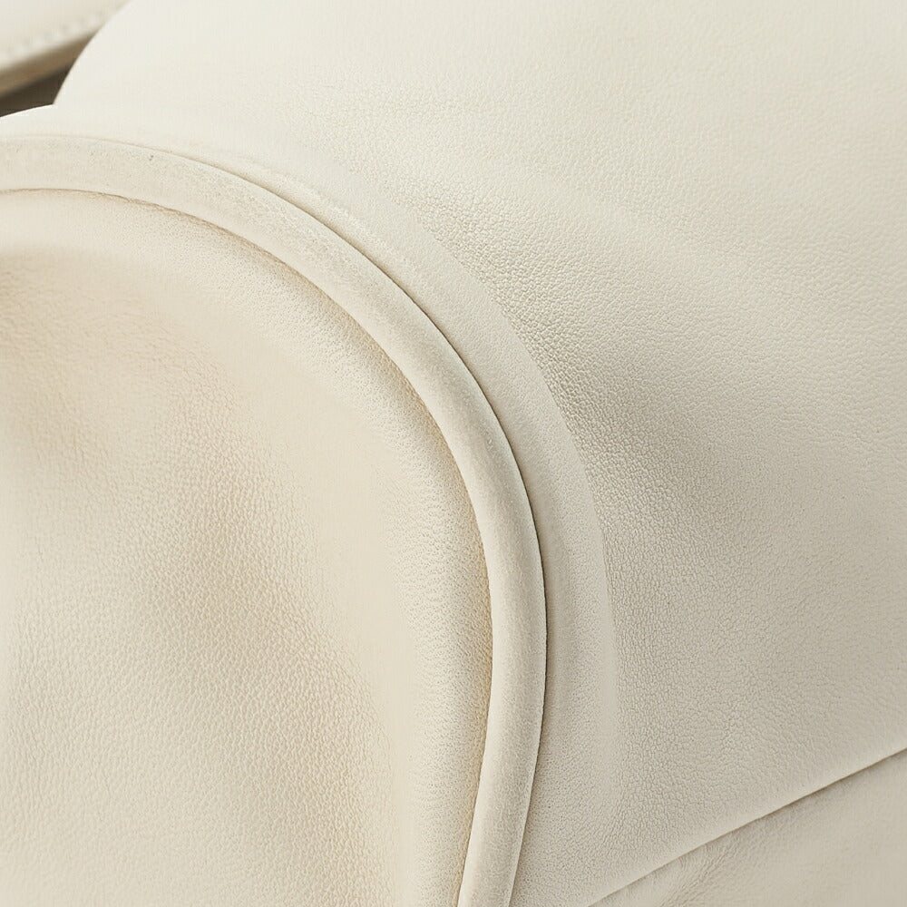 CHANEL Camellia Gamaguchi Handbag Shoulder Bag Lambskin White Silver-Tone Hardware Pre-Owned - Vintage La Charme