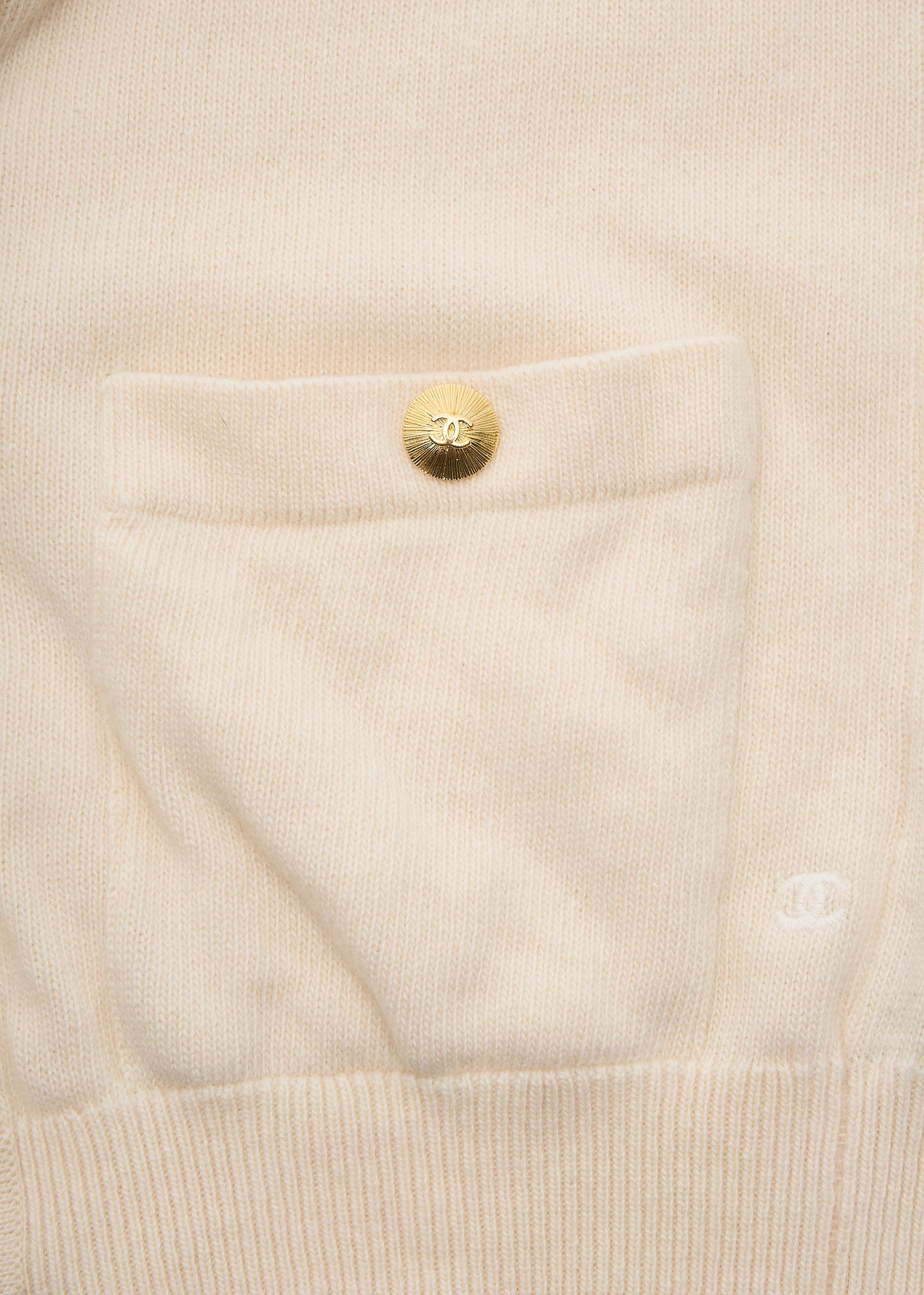 CHANEL Cardigan, Coco Mark, Long Sleeve, Cashmere, Beige, Gold-Tone Hardware, Pre-Owned - Vintage La Charme