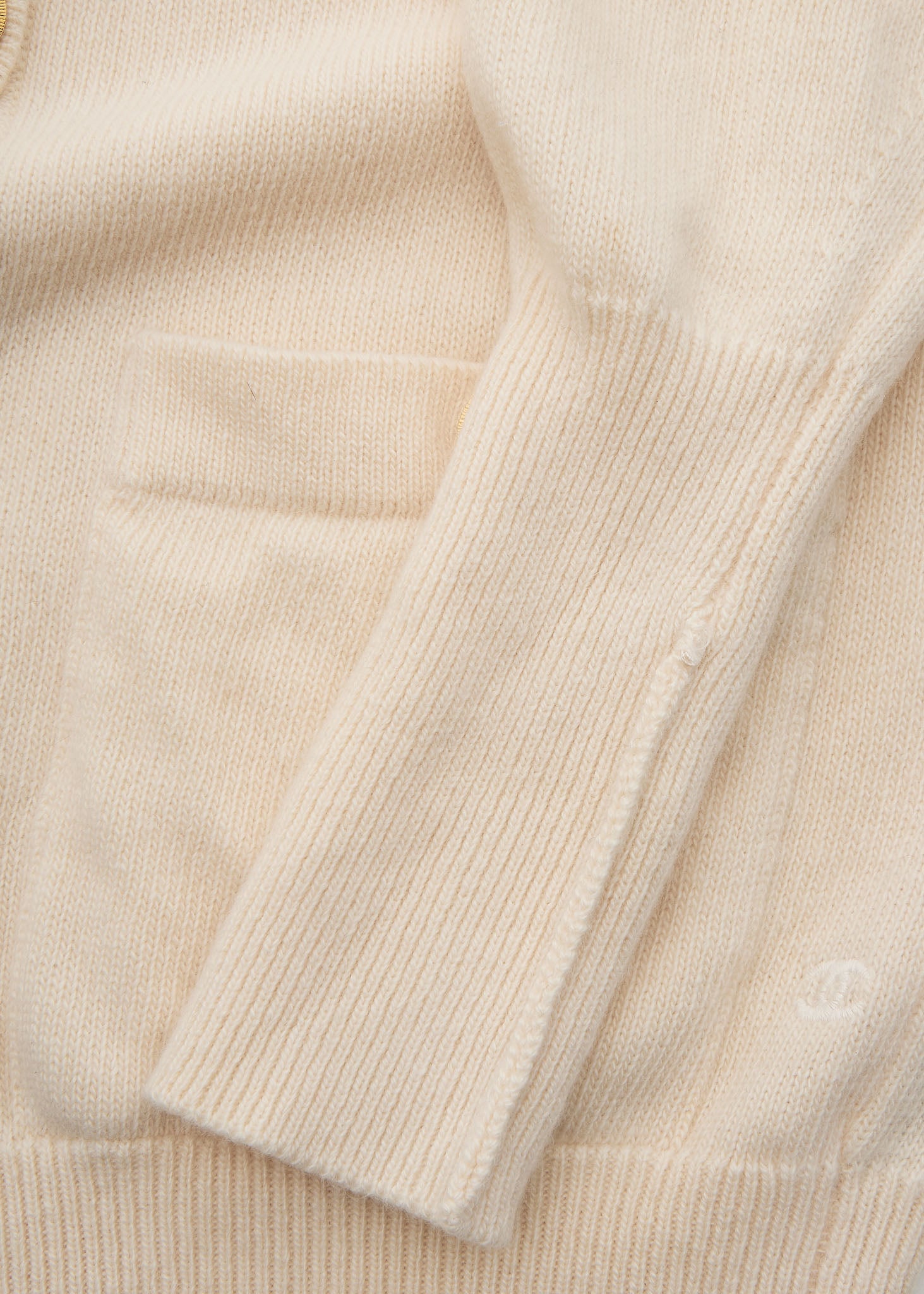 CHANEL Cardigan, Coco Mark, Long Sleeve, Cashmere, Beige, Gold-Tone Hardware, Pre-Owned - Vintage La Charme