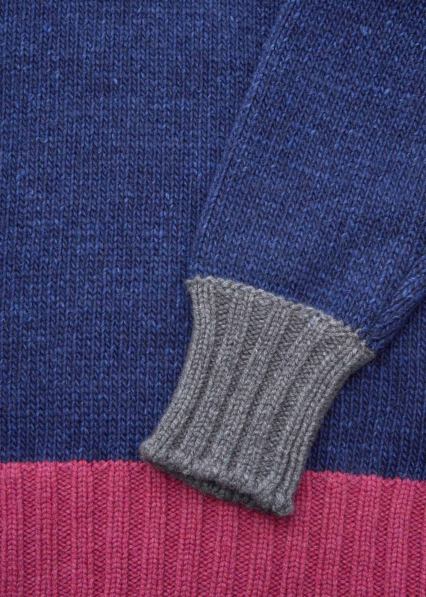 CHANEL Knit Sweater, Coco Button, Cashmere Silk Wool Blend, Navy, Gold-Tone Hardware, Pre-Owned - Vintage La Charme