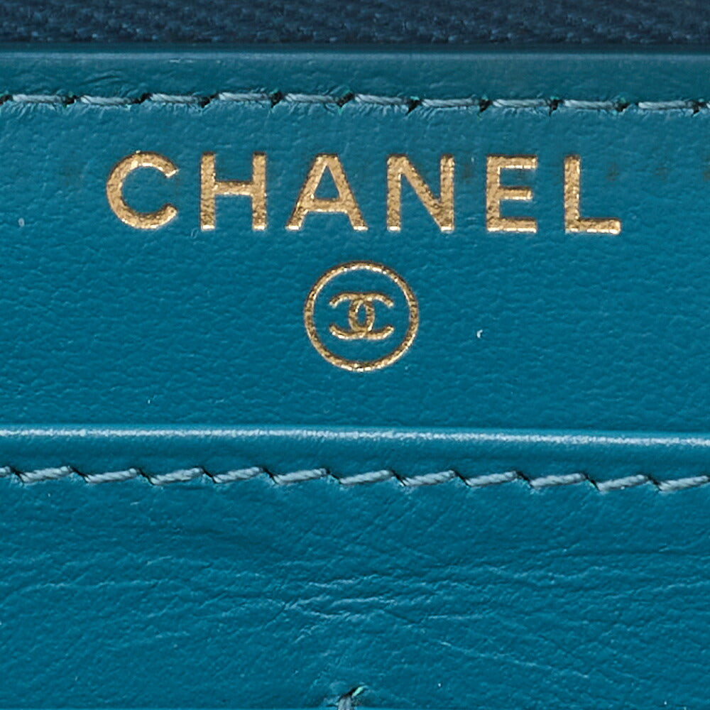 CHANEL 19 Matelasse Round Long Wallet Lambskin Turquoise Gold-Tone Hardware Pre-Owned - Vintage La Charme
