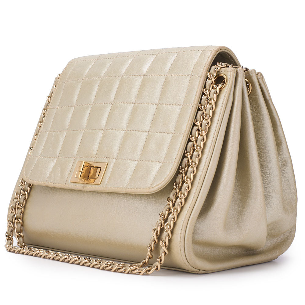 CHANEL Shoulder Bag, Chocolate Bar, 2.55 Lock, Lambskin, Gold, Gold-Tone Hardware, Pre-Owned - Vintage La Charme