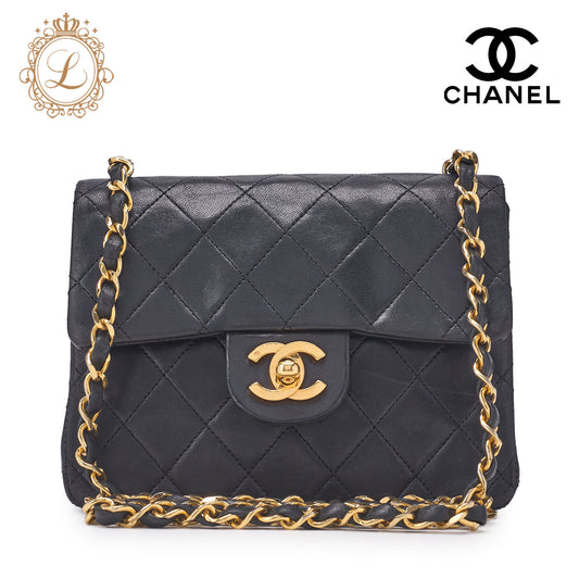 Chanel Chain Shoulder Bag Mini Matelasse Lambskin Black Gold-Tone Hardware Pre-Owned - Vintage La Charme