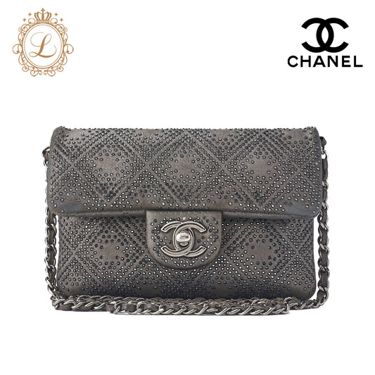 CHANEL Chain Shoulder Bag Mini Matelasse Stone Leather Gray Silver-Tone Hardware Pre-Owned - Vintage La Charme