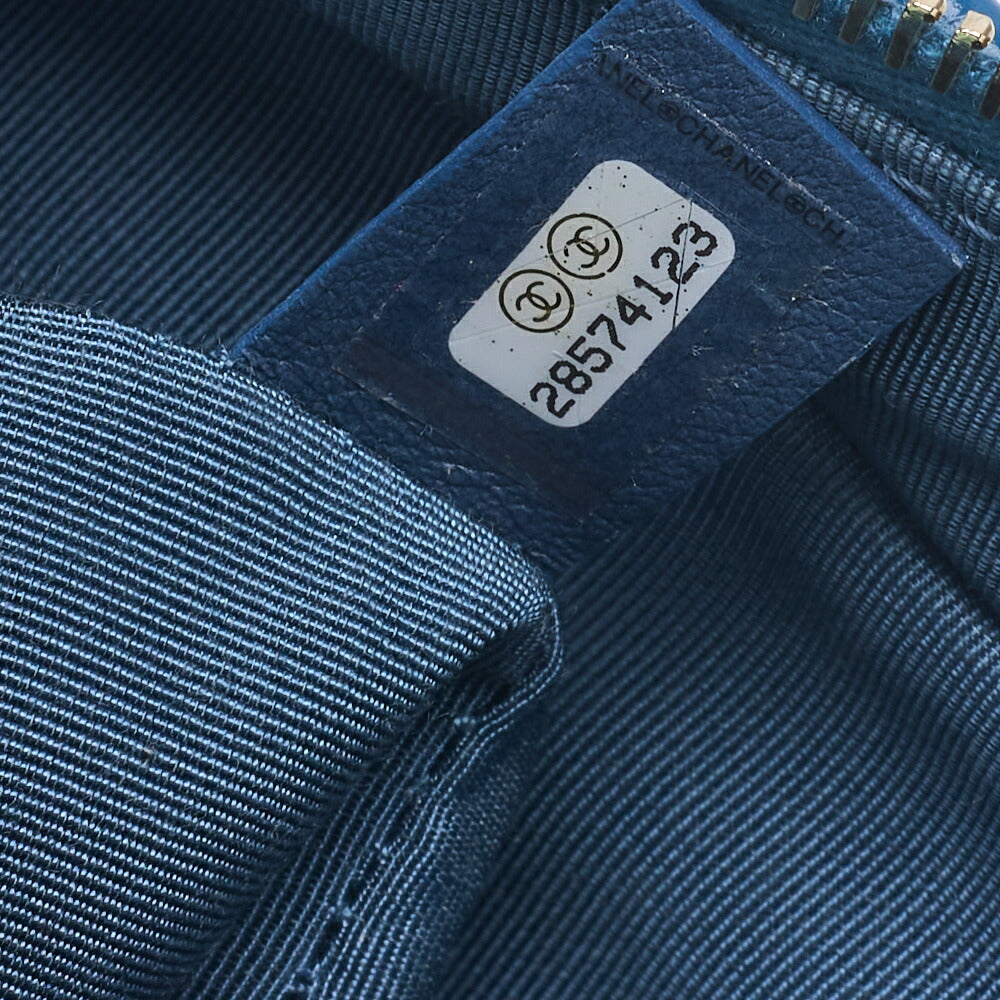 CHANEL Chain Shoulder Bag Matelasse Calf Leather Navy Gold-Tone Hardware Pre-Owned - Vintage La Charme