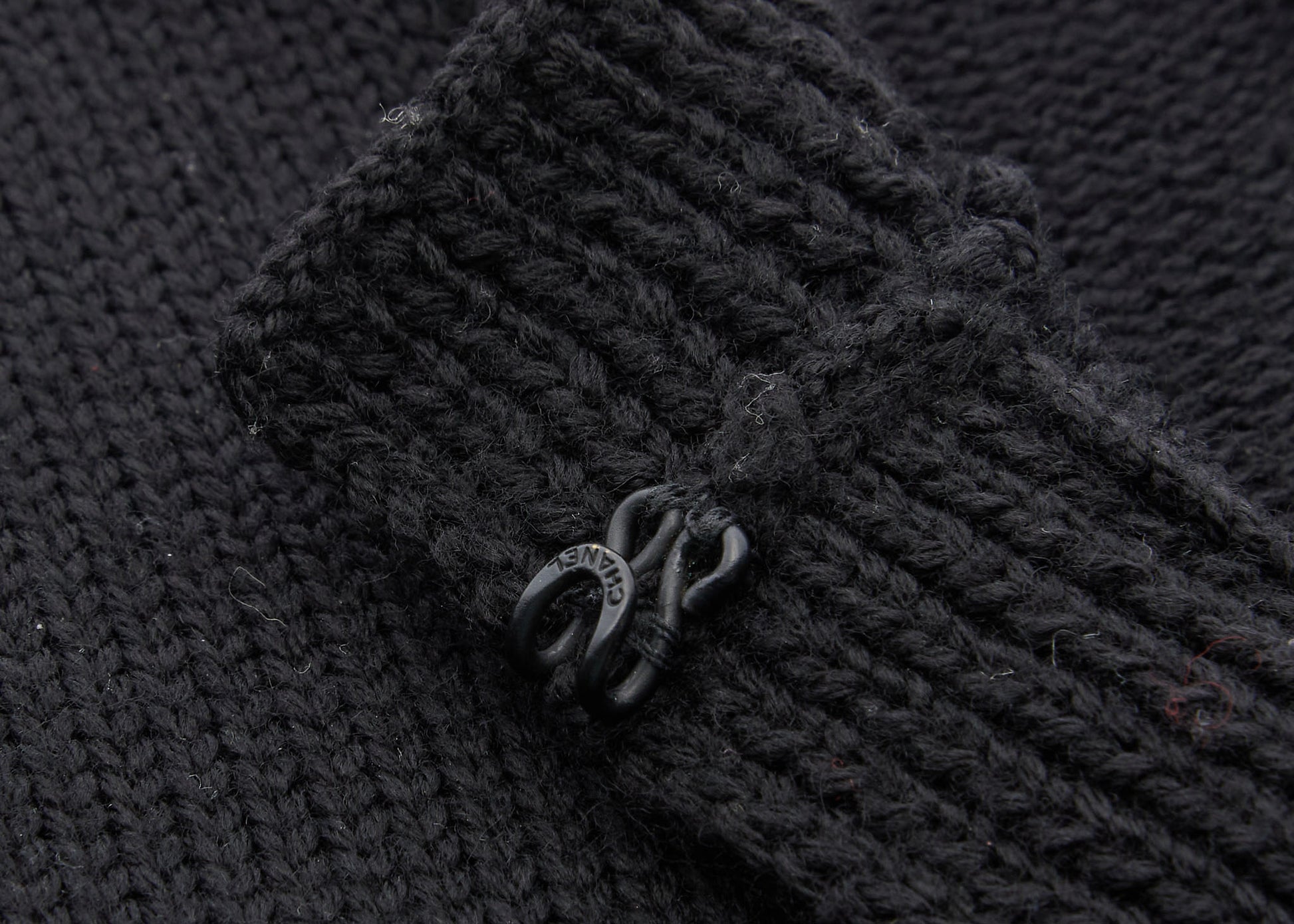 CHANEL Cardigan, Short Length, Knit, Wool, Black, Gold-Tone Hardware, Pre-Owned - Vintage La Charme