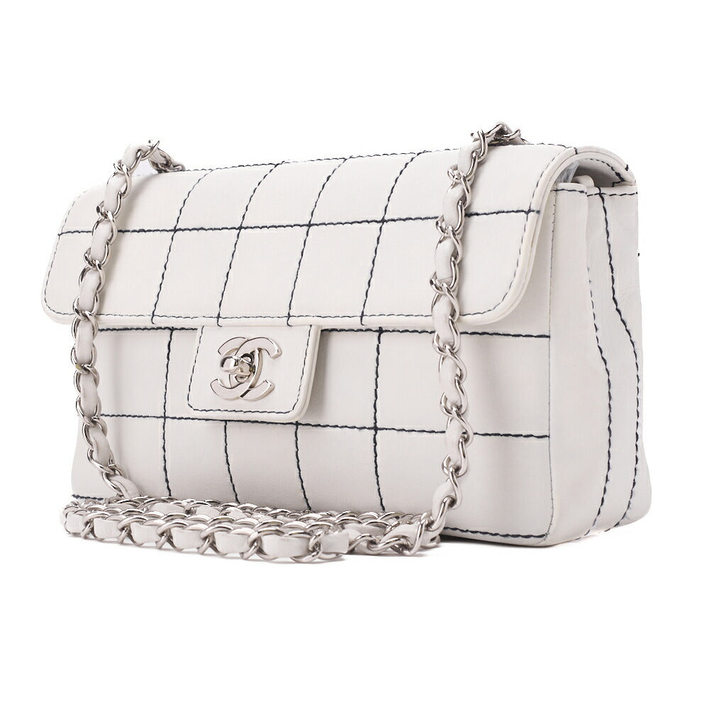 CHANEL Shoulder Bag Choco Bar Turn Lock Lambskin White Silver-Tone Hardware Pre-Owned - Vintage La Charme