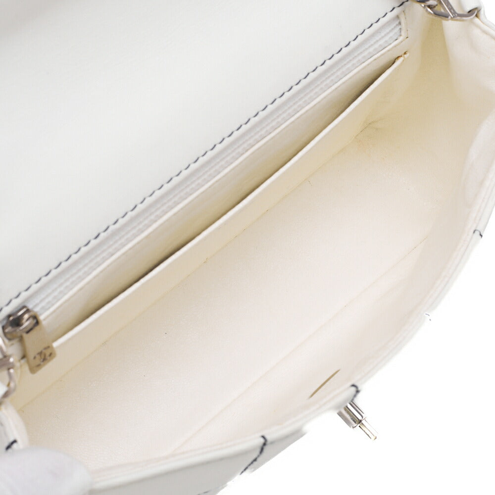 CHANEL Shoulder Bag Choco Bar Turn Lock Lambskin White Silver-Tone Hardware Pre-Owned - Vintage La Charme