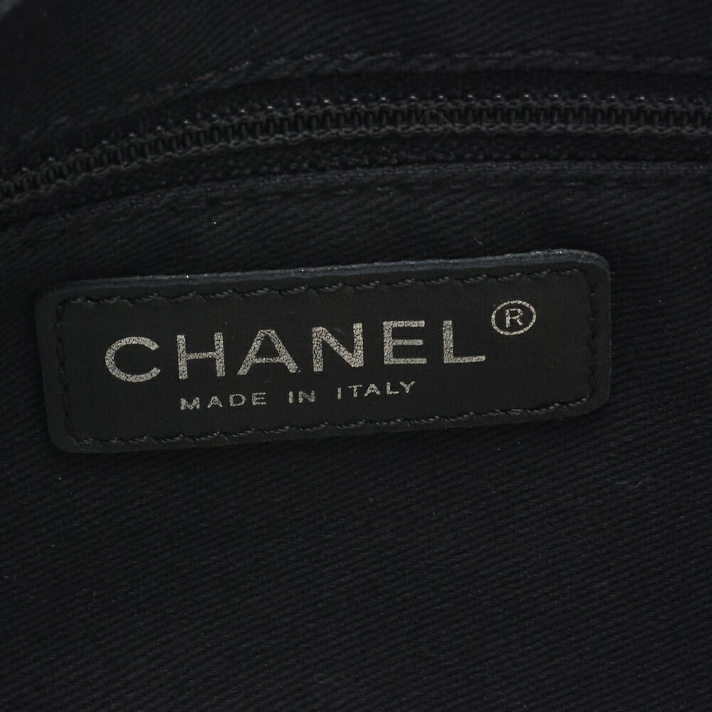 CHANEL Shoulder Bag Matelasse Coco Mark Patchwork Silicone Black Silver-Tone Hardware Pre-Owned - Vintage La Charme
