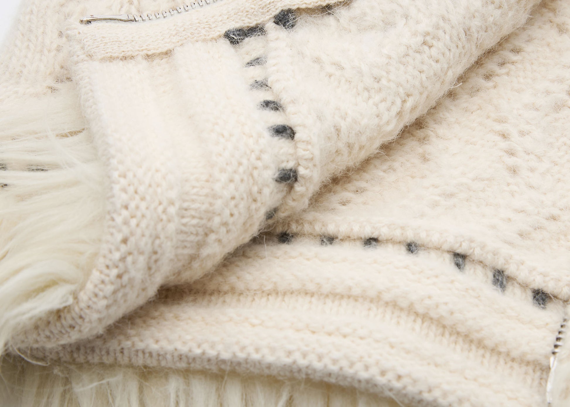 CHANEL Cardigan, Coco Mark, Long Sleeve, Cashmere Blend, Ivory, Pre-Owned - Vintage La Charme