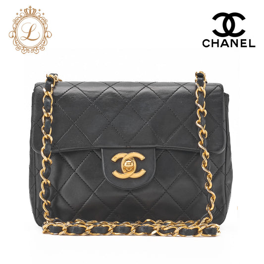 CHANEL Chain Shoulder Bag Mini Matelasse Lambskin Black Gold-Tone Hardware Pre-Owned - Vintage La Charme