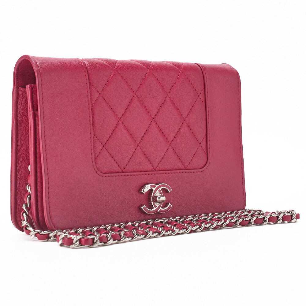 CHANEL Chain Wallet, Matelasse, Calfskin, Red, Silver-Tone Hardware, Pre-Owned - Vintage La Charme