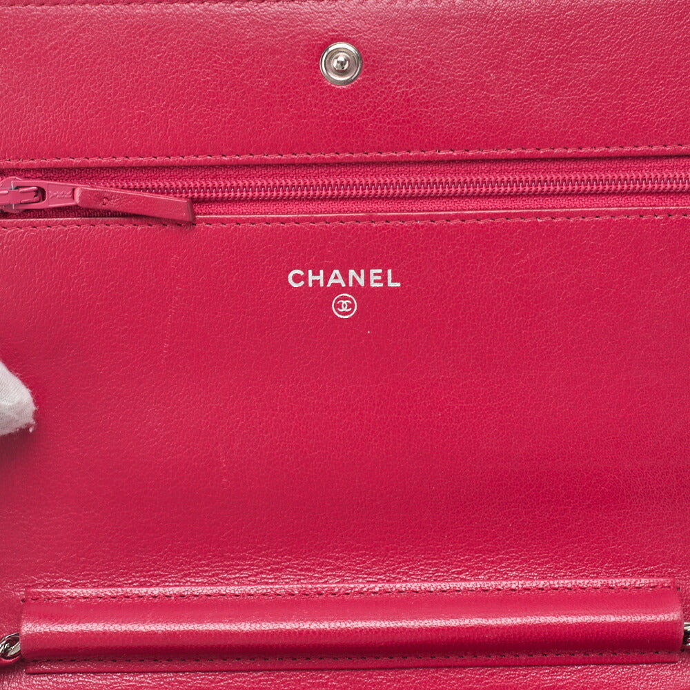 CHANEL Chain Wallet, Matelasse, Calfskin, Red, Silver-Tone Hardware, Pre-Owned - Vintage La Charme