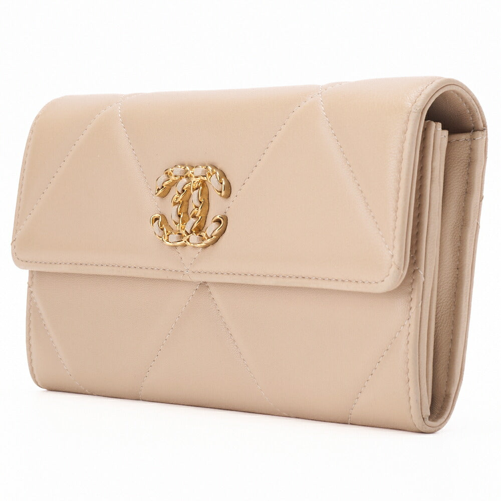 Chanel 19 Bi-fold Long Wallet Matelasse Lambskin Beige Gold-Tone Hardware Pre-Owned - Vintage La Charme