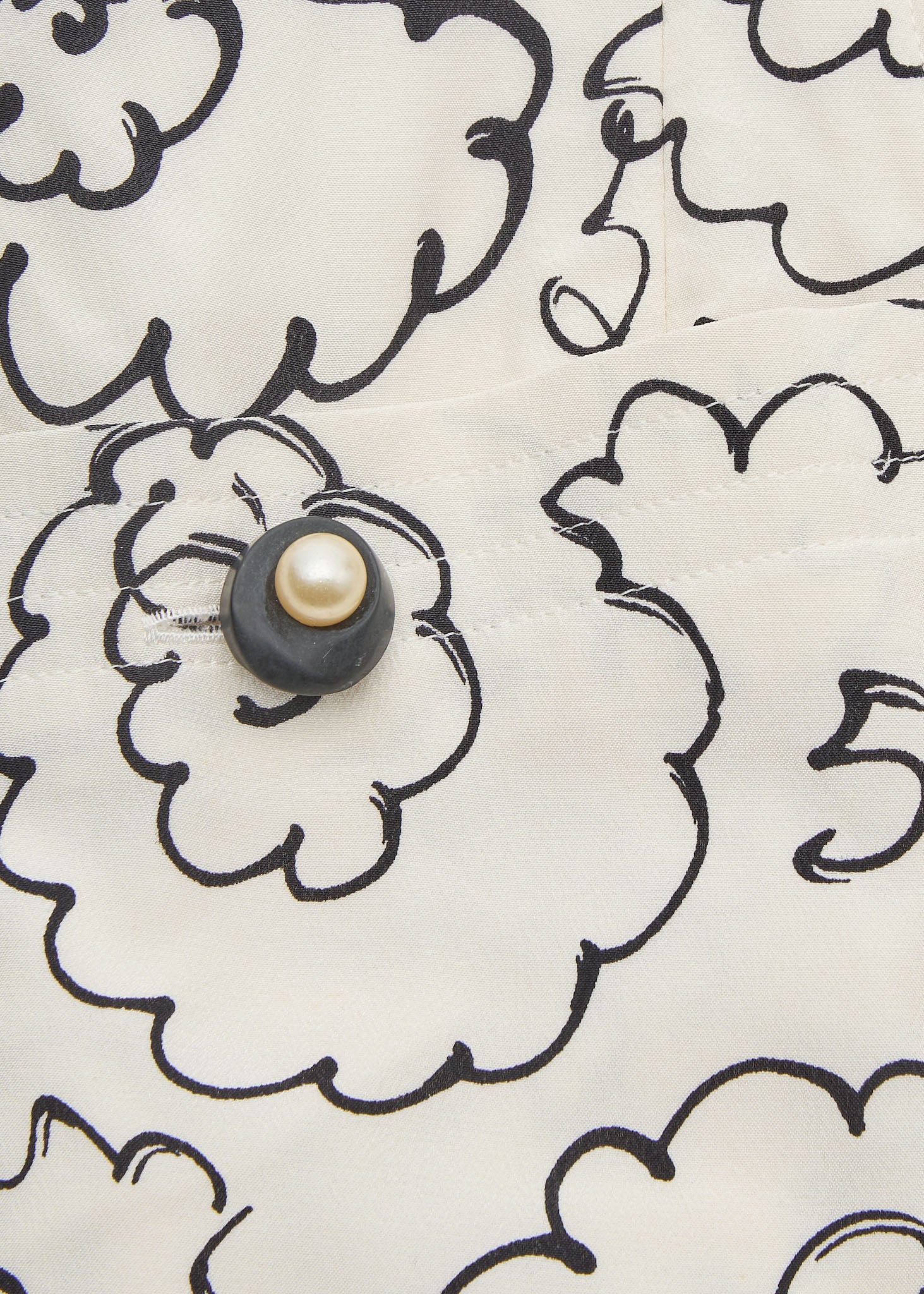 CHANEL Camisole T-Shirt Total Pattern Corset Ivory Fabric Gold-Tone Hardware Pre-Owned - Vintage La Charme