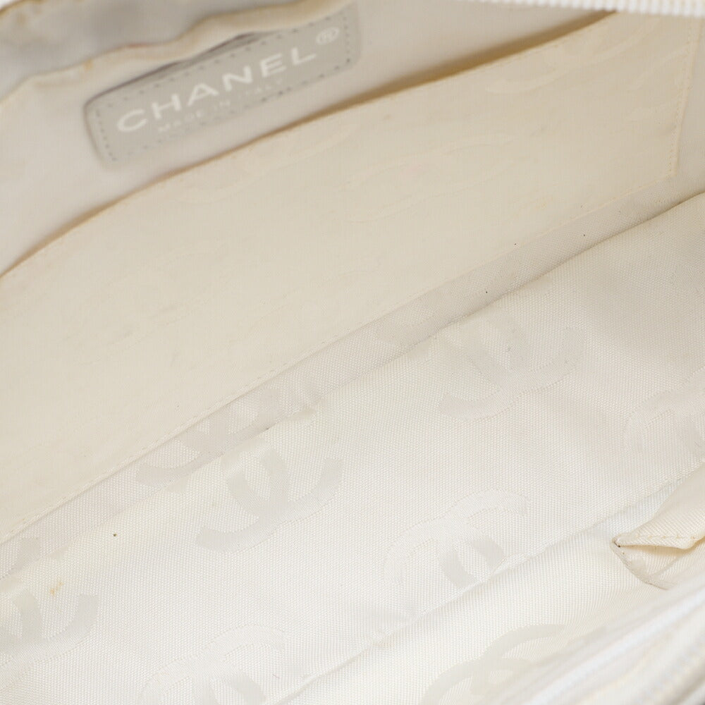 CHANEL Shoulder Bag Matelasse Calfskin Python White Silver-Tone Hardware Pre-Owned - Vintage La Charme