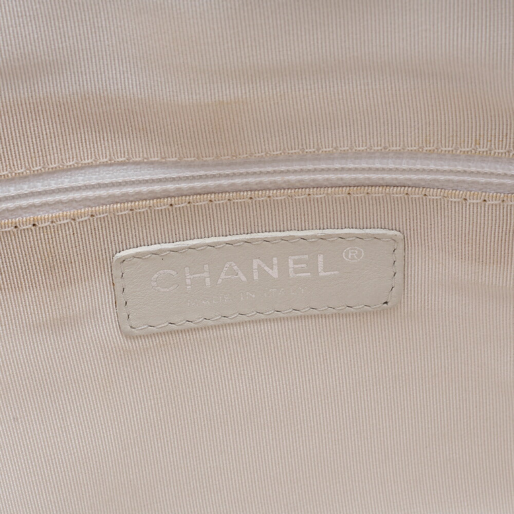CHANEL Tote Bag Matelasse Calfskin White Silver-Tone Hardware Pre-Owned - Vintage La Charme