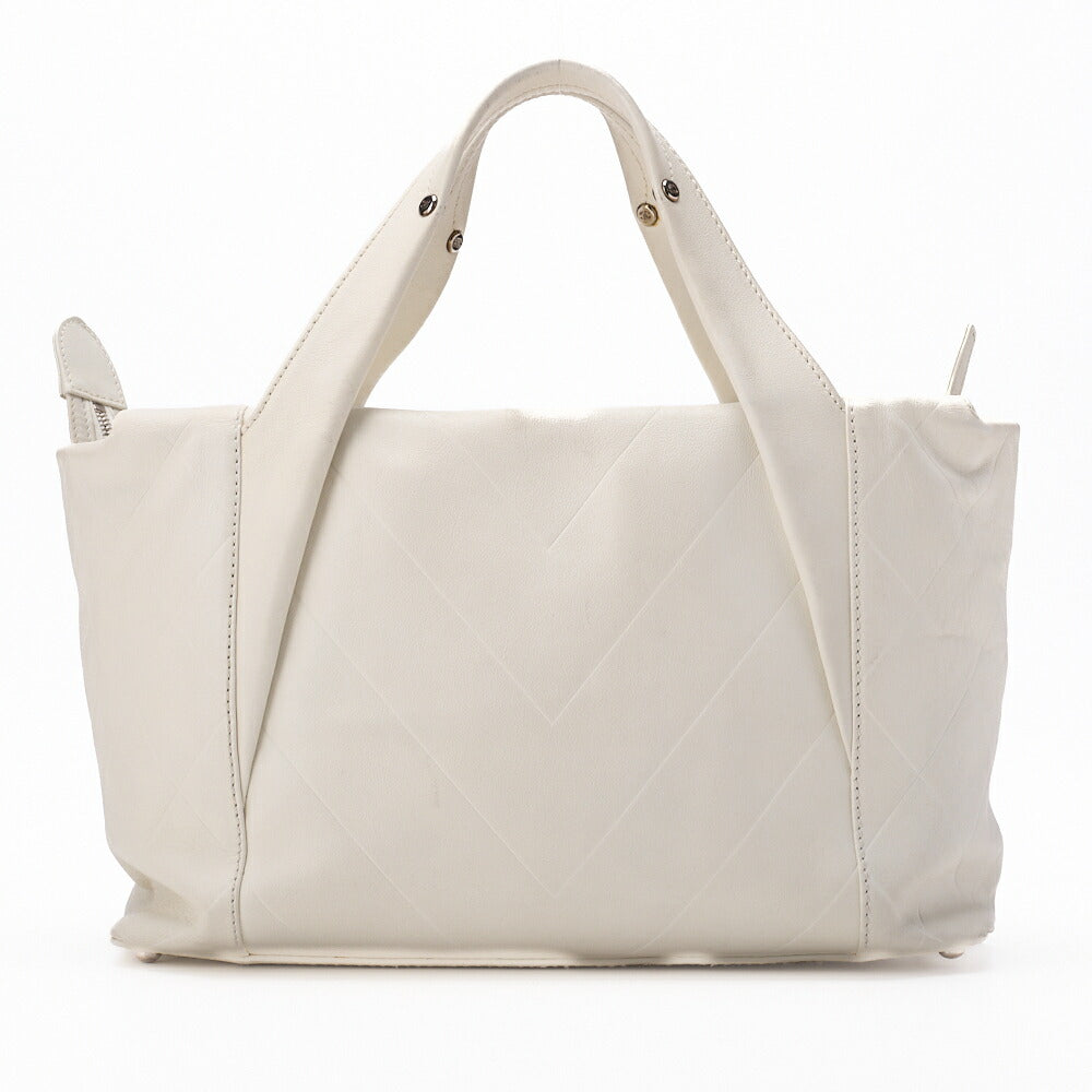 CHANEL Tote Bag Matelasse Calfskin White Silver-Tone Hardware Pre-Owned - Vintage La Charme