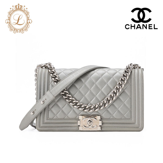 CHANEL Boy Chanel Matelasse Chain Shoulder Bag Caviar Skin Silver-Tone Hardware Pre-Owned - Vintage La Charme