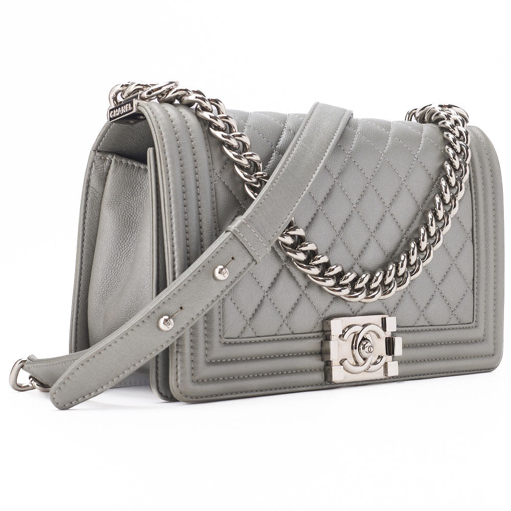 CHANEL Boy Chanel Matelasse Chain Shoulder Bag Caviar Skin Silver-Tone Hardware Pre-Owned - Vintage La Charme