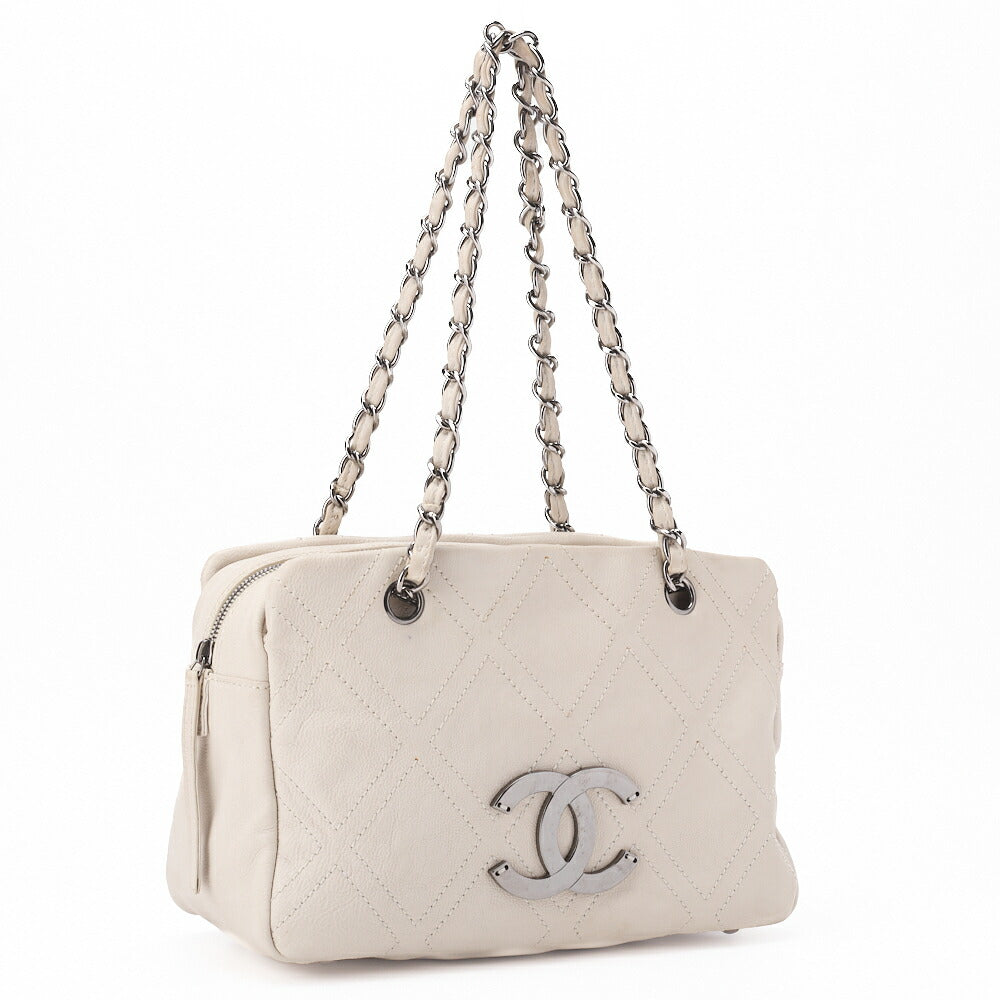 CHANEL Chain Shoulder Bag Wild Stitch Calfskin White Silver-Tone Hardware Pre-Owned - Vintage La Charme