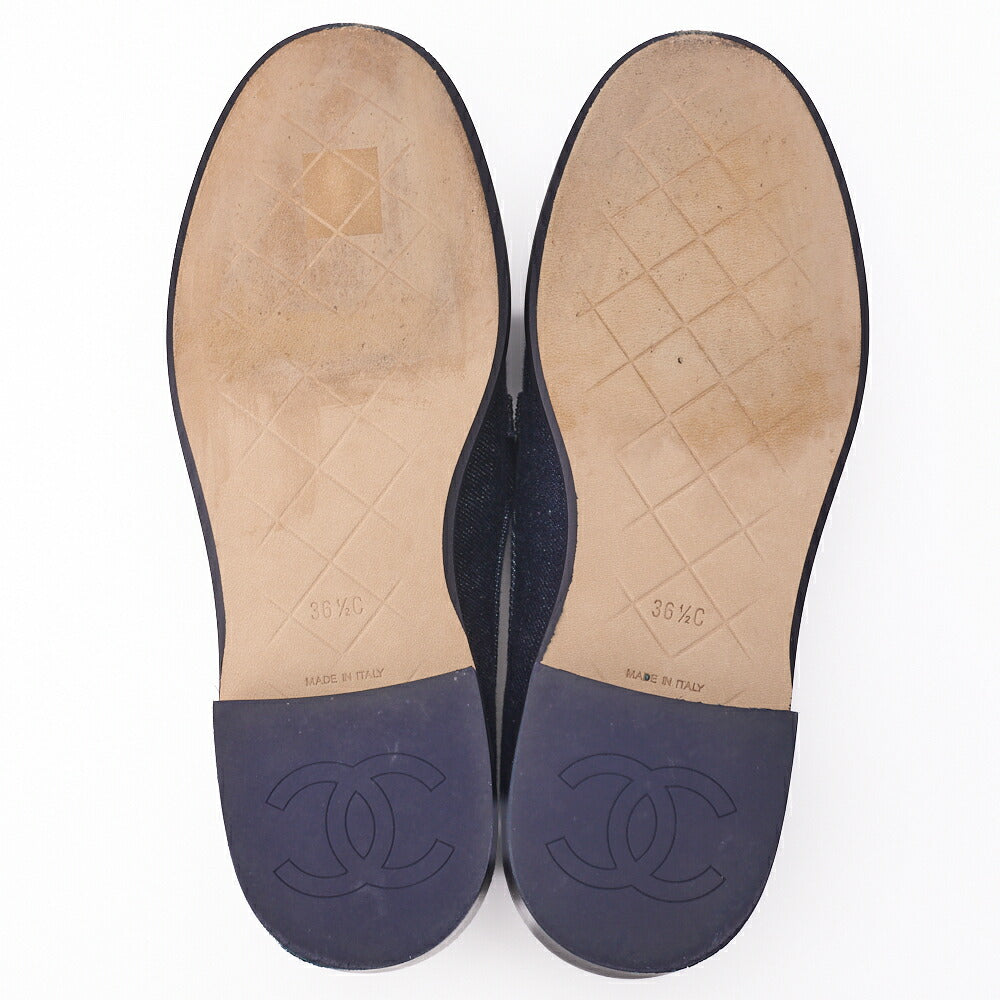 CHANEL Loafers, Turnlock Matelasse, Denim, Navy, Gold-Tone Hardware, Pre-Owned - Vintage La Charme