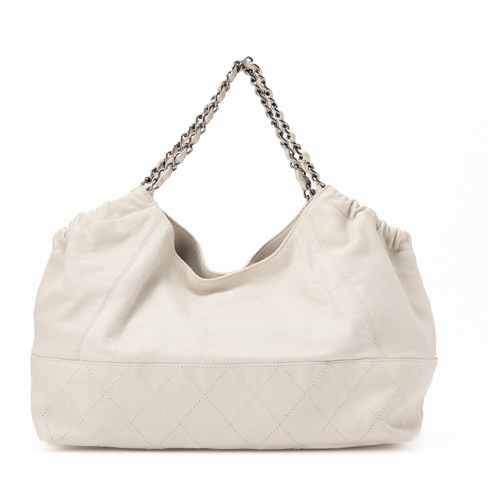CHANEL Shoulder Bag, Matelasse, Coco Charm, Calfskin, White, Silver-Tone Hardware, Pre-Owned - Vintage La Charme