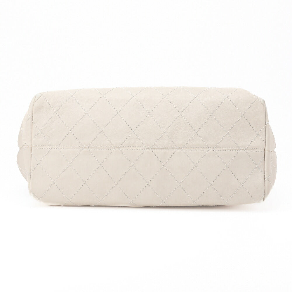 CHANEL Shoulder Bag, Matelasse, Coco Charm, Calfskin, White, Silver-Tone Hardware, Pre-Owned - Vintage La Charme