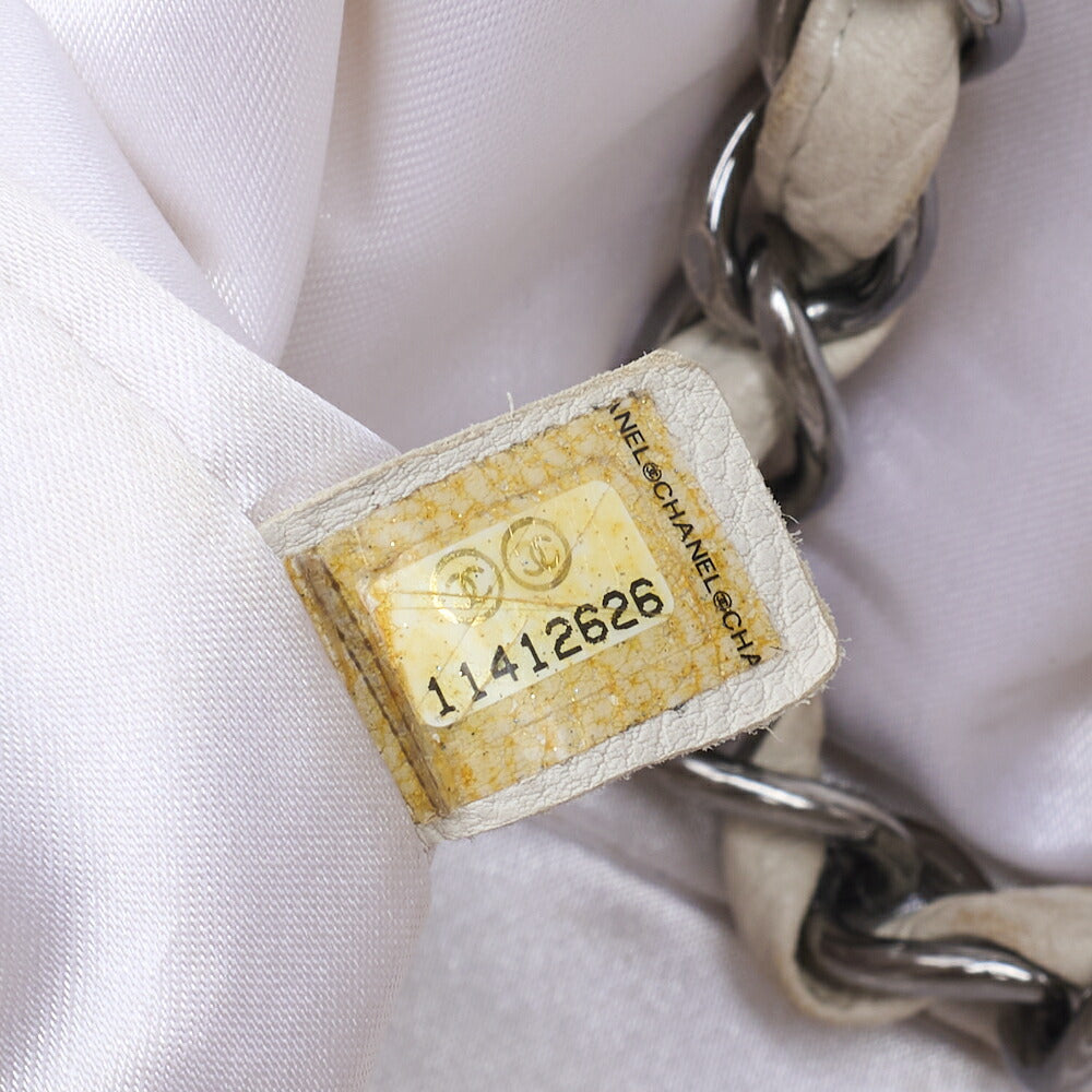 CHANEL Shoulder Bag, Matelasse, Coco Charm, Calfskin, White, Silver-Tone Hardware, Pre-Owned - Vintage La Charme