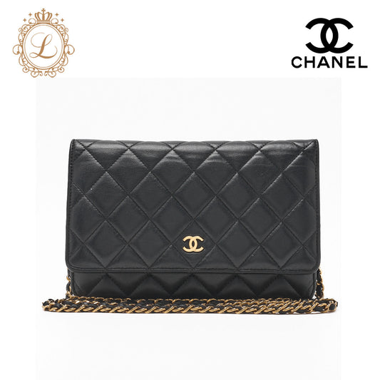 CHANEL Chain Wallet Matelasse Lambskin Black Gold-Tone Hardware Pre-Owned - Vintage La Charme