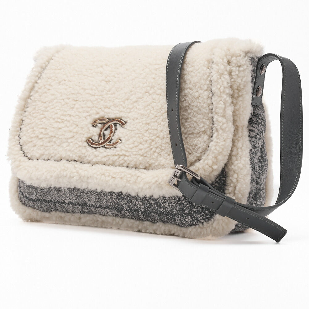 CHANEL Shoulder Bag Coco Mark Mouton Fur White Gray Silver-Tone Hardware Pre-Owned - Vintage La Charme