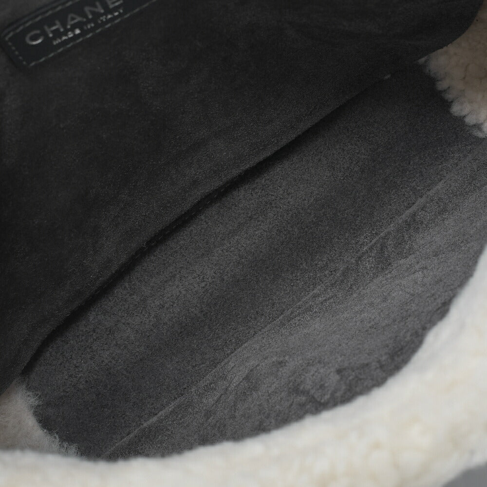 CHANEL Shoulder Bag Coco Mark Mouton Fur White Gray Silver-Tone Hardware Pre-Owned - Vintage La Charme
